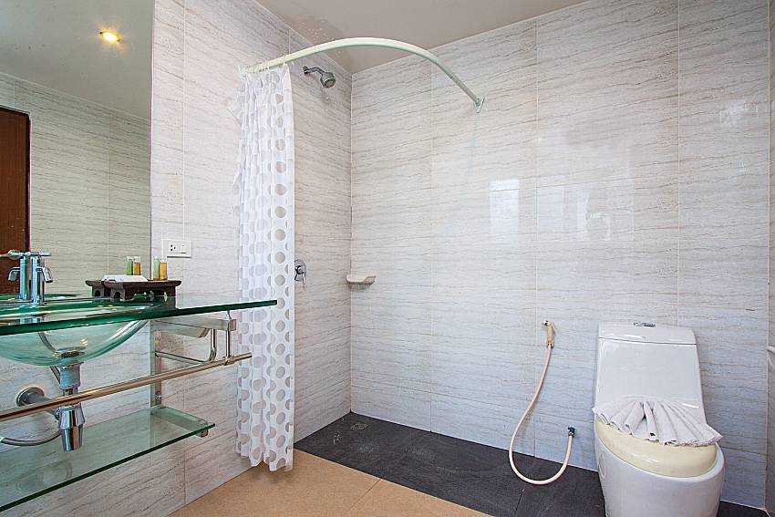 Bathroom with shower Moonscape Villa 206 in Koh Samui 
