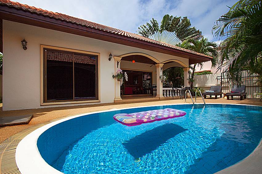 Swimming pool and property Villa Genna in Rawai Phuket