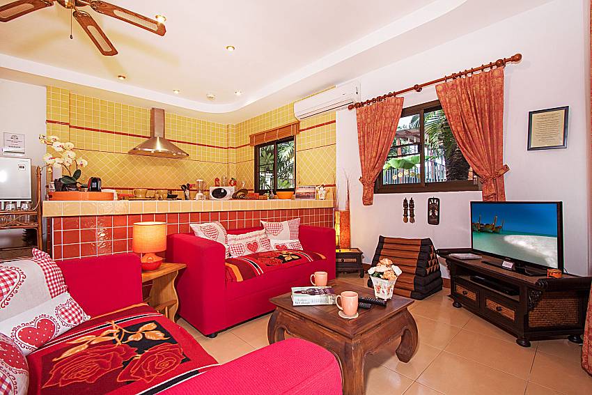 Living room with TV Villa Genna in Rawai Phuket