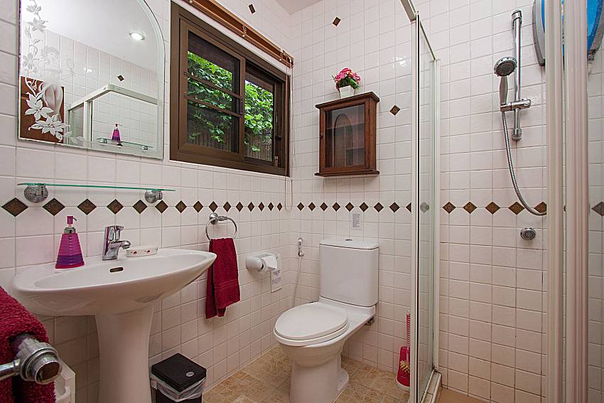 Bathroom with shower Villa Genna in Rawai Phuket