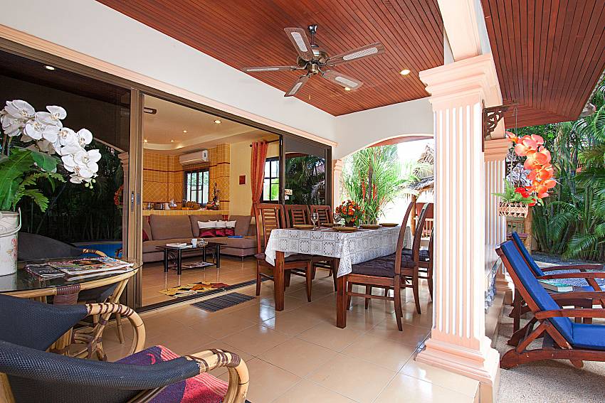 Seat area Villa Maiki at Rawai in Phuket 