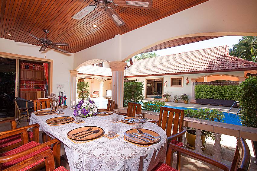 Dinning area Villa Oditi in Phuket
