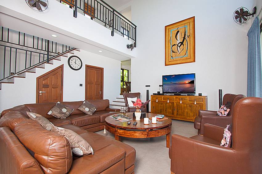Living room with TV Phukea Villa in Koh Samui