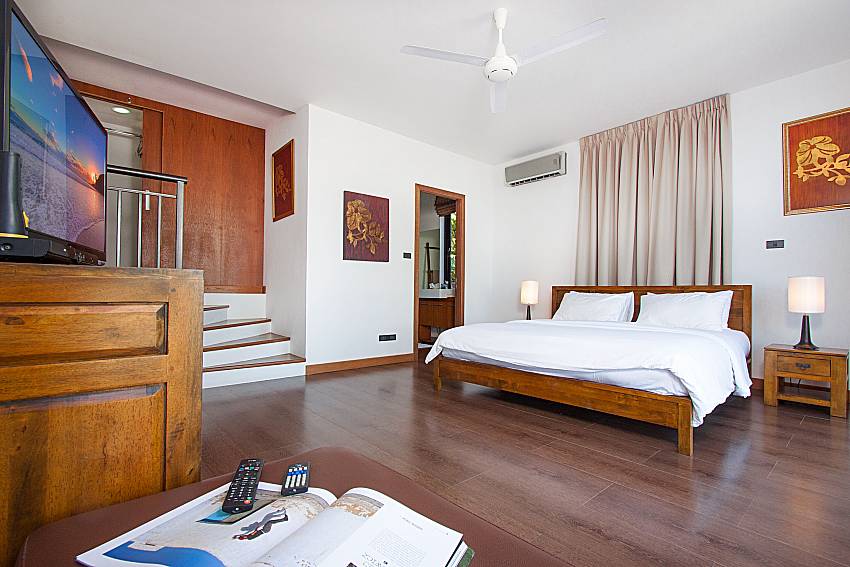 Bedroom with TV Phukea Villa in Koh Samui