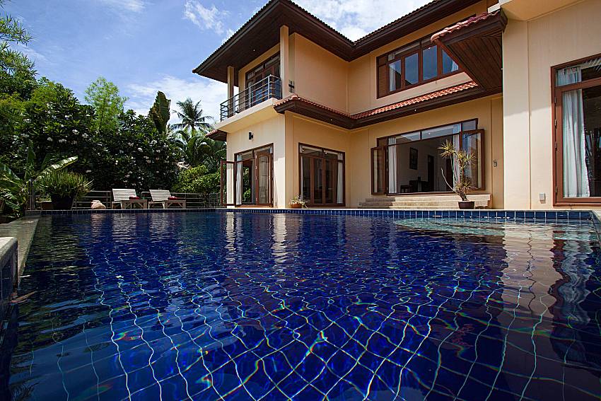 Swimming pool and property Ban Talay Khaw in Koh Samui 