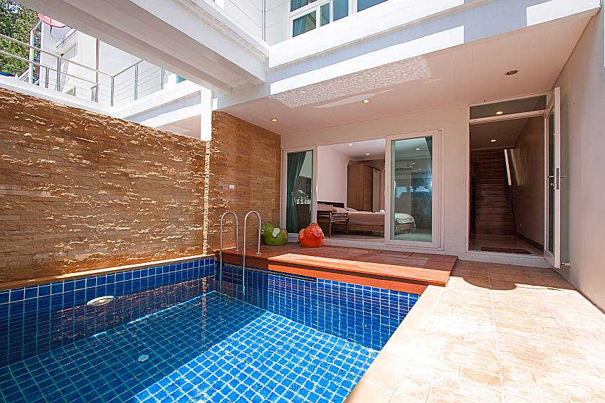 Swimming pool and property Bangsaray Beach House B at Bangsaray Pattaya