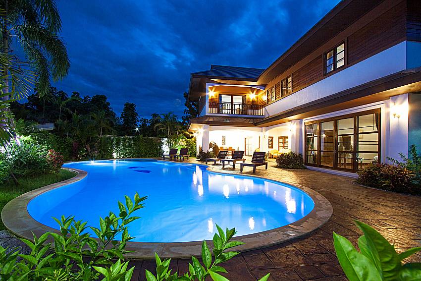 Swimming pool and property Lanna Karuehaad Villa B in Chiang Mai