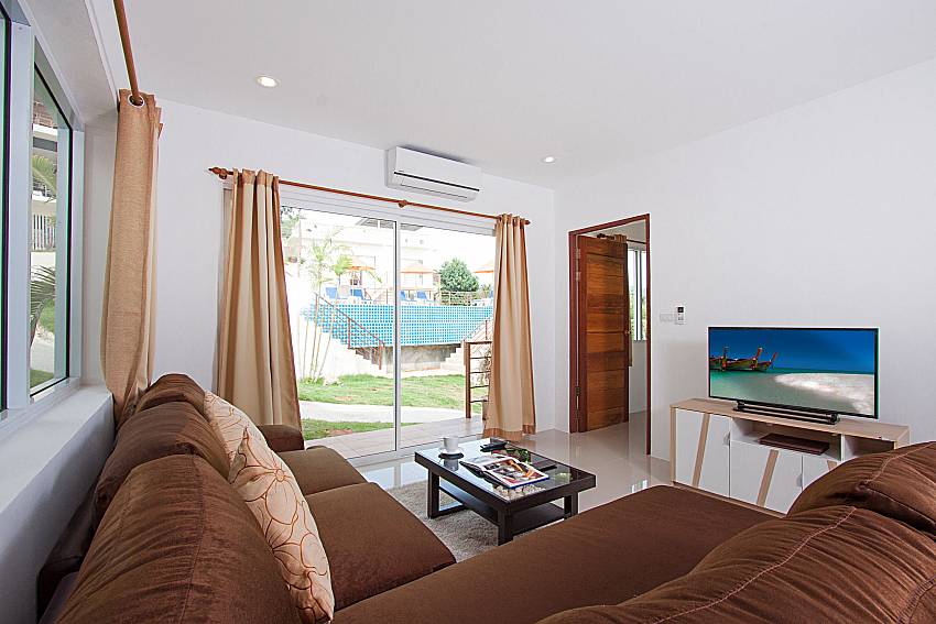 Living room with TV Villa Mak Di 103 in Samui