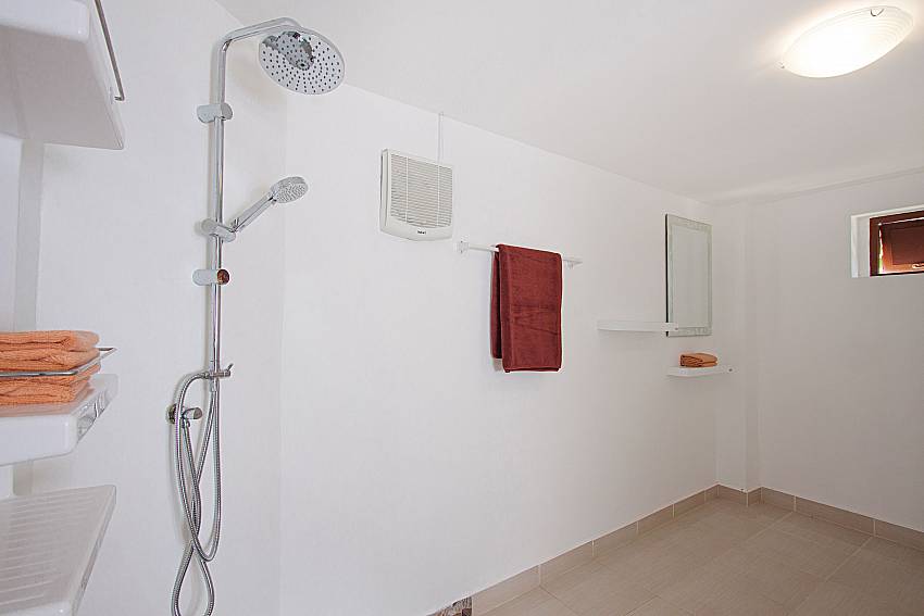 Shower Villa Mak Di 201 in Samui