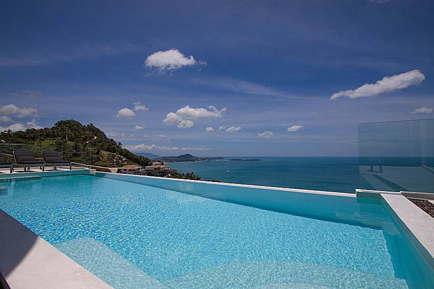 Swimming pool and sea view Sky Dream Villa in Samui