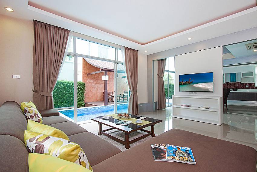 Living room with TV Villa Modernity A in Pattaya