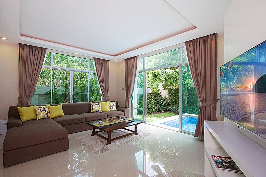 Living room with TV Villa Modernity A in Pattaya