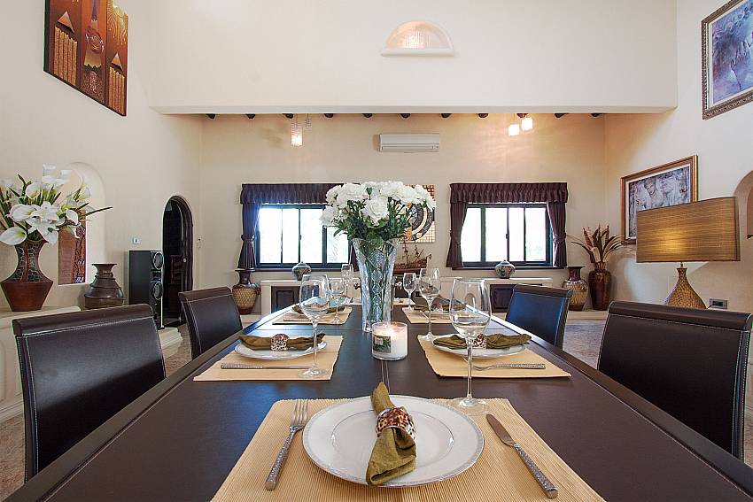 Dinning area Camelot Villa in East Pattaya