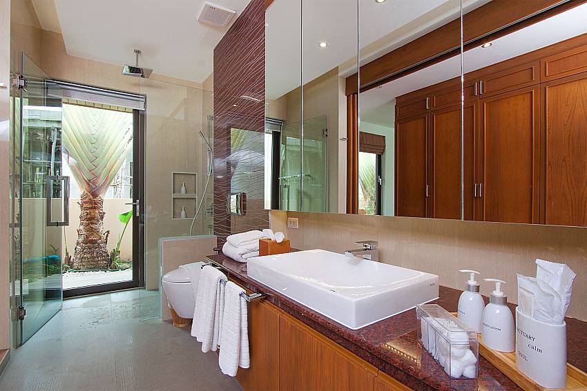 Bathroom Villa Qualitas in Hua Hin