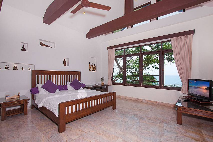 bouble bedroom with TV-Villa Werona_Bang Por_Samui_Thailand