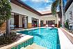 Garden and pool Villa Majestic 41_Pratumnak Hill PattayaThailand