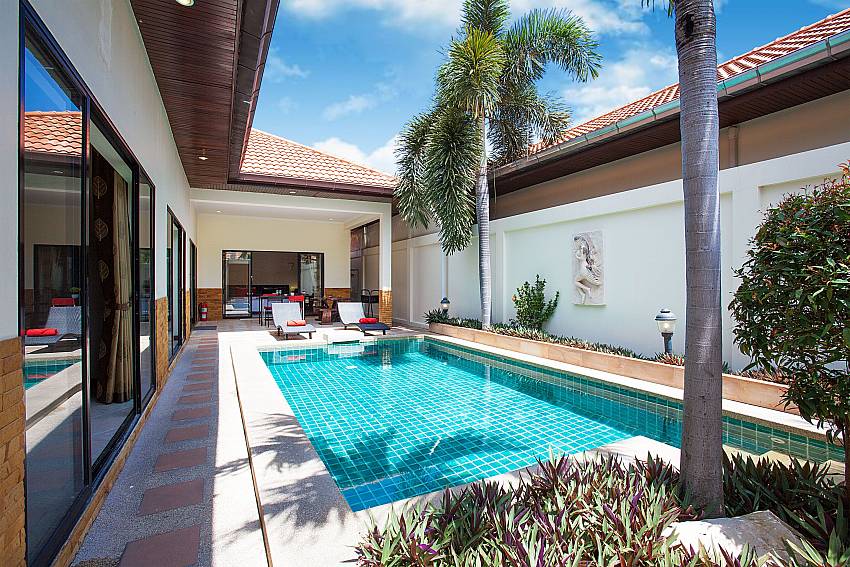 Pool area at the 2 bedroom Villa Majestic 41 Pratumnak Pattaya Thailand