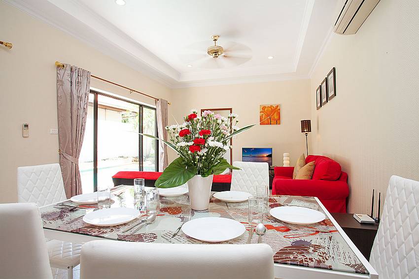 Open plan living and dining area in Villa Majestic 41 Pratumnak Pattaya Thailand