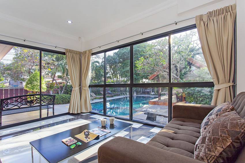 Baan Chatmanee | Modern 5 Bedroom Pool Villa in Jomtien South Pattaya