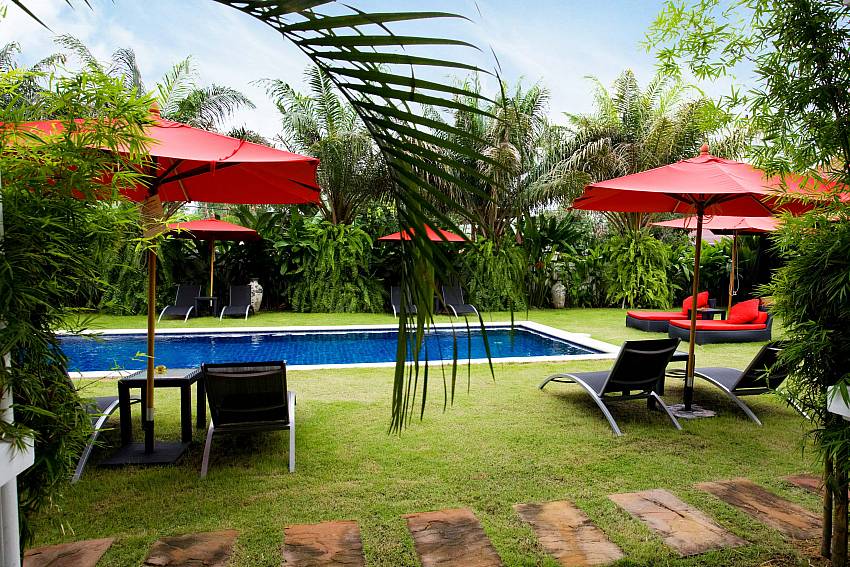Pool and Gardens-Na Jomtien_2 bedroom Executive Duplex_Bangsaray_Jomtien_Pattaya_Thailand