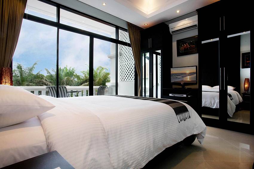 Upstairs Master Bedroom with Balcony-Na Jomtien_2 bedroom Executive Duplex_Bangsaray_Jomtien_Pattaya_Thailand