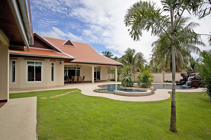 The Villa and Gardens-The Chase_4 bedroom Villa_Pattaya_Thailand