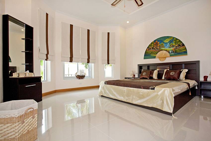 Master Bedroom-The Chase_4 bedroom Villa_Pattaya_Thailand