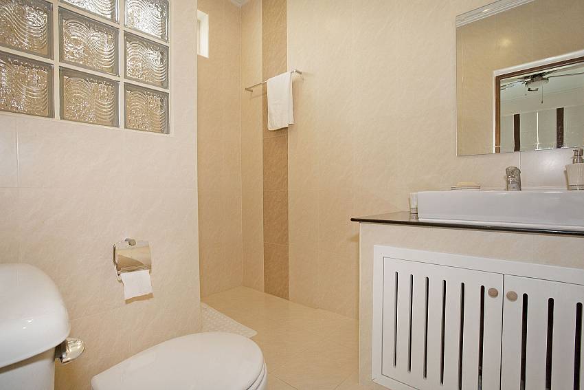 Bathroom-The Chase_4 bedroom Villa_Pattaya_Thailand