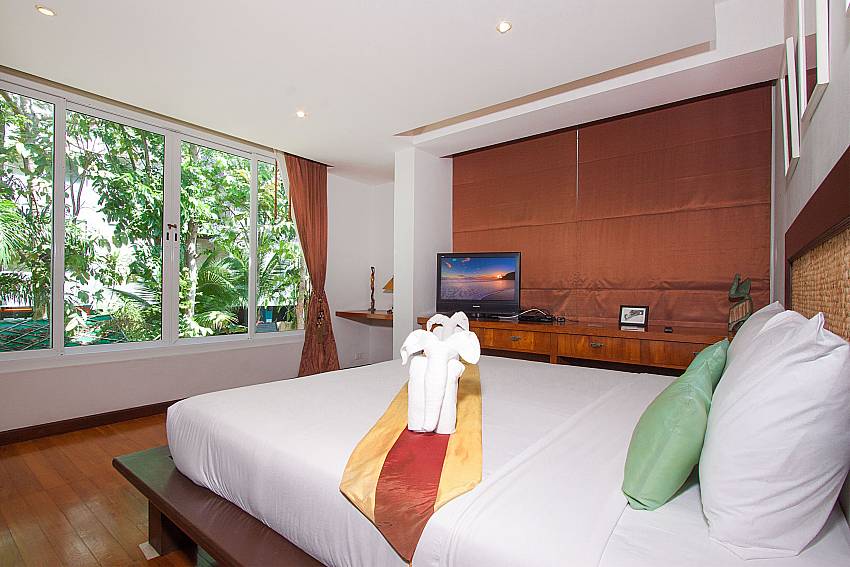 Bedroom with TV Villa Baylea 401 at Chaweng in Samui
