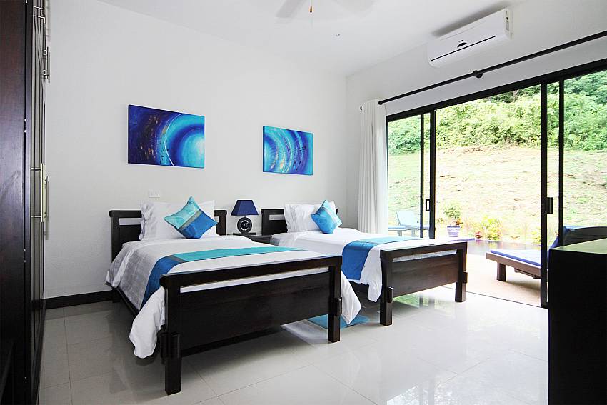2. guest bedroom with 2 single beds Villa Anyamanee Phuket