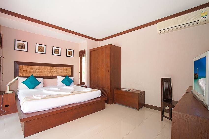 Bedroom with TV Villa Baylea 203 in Koh Samui