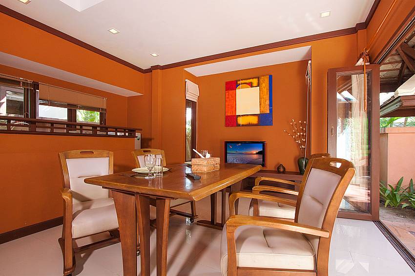 Dinning area with TV Villa Baylea 101 in Chaweng Samui
