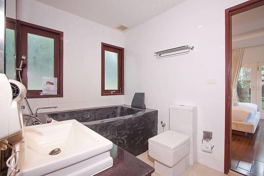 En suite bathroom in Villa Hutton 101 Bophut Koh Samui