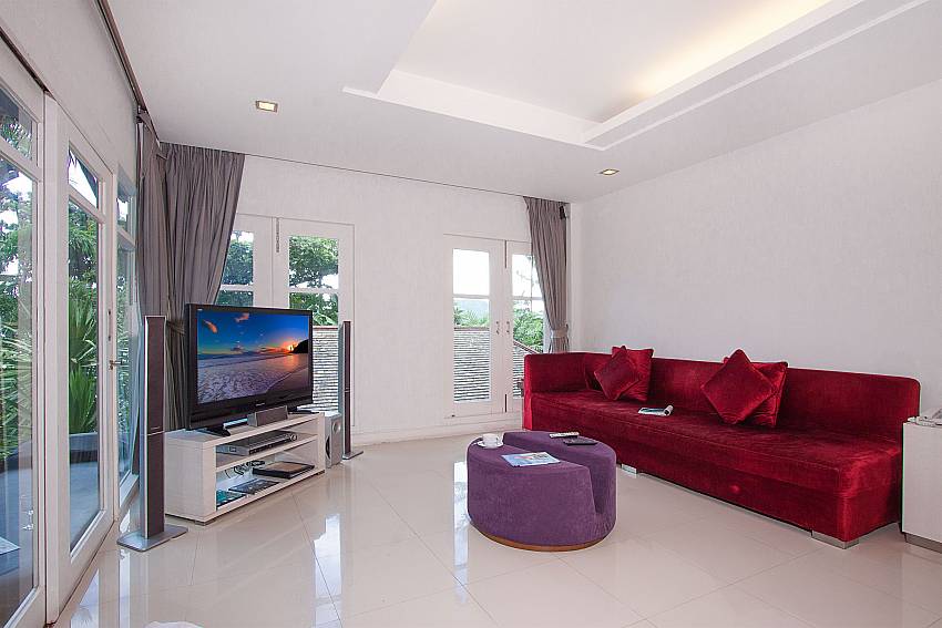 Lounge with sofa and TV in Villa Hutton 101 Koh Samui Bophut