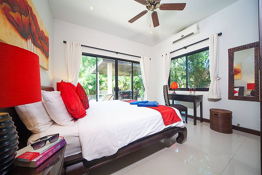 3. bedroom with kingsize bed at Villa Gaew Jiranai Phuket