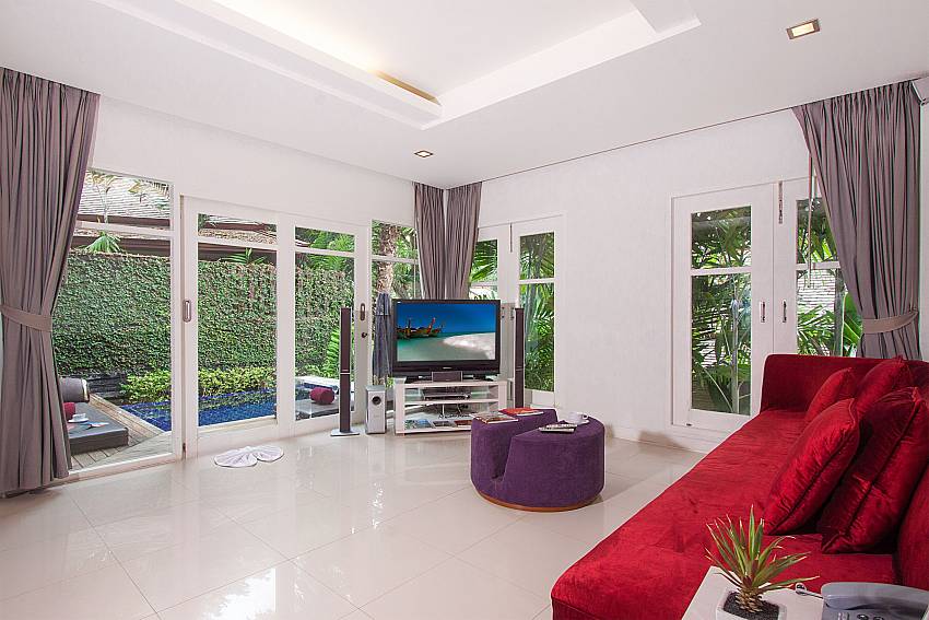 Living room with Pool and garden view in Villa Hutton 102 Koh Samui Bo Phut