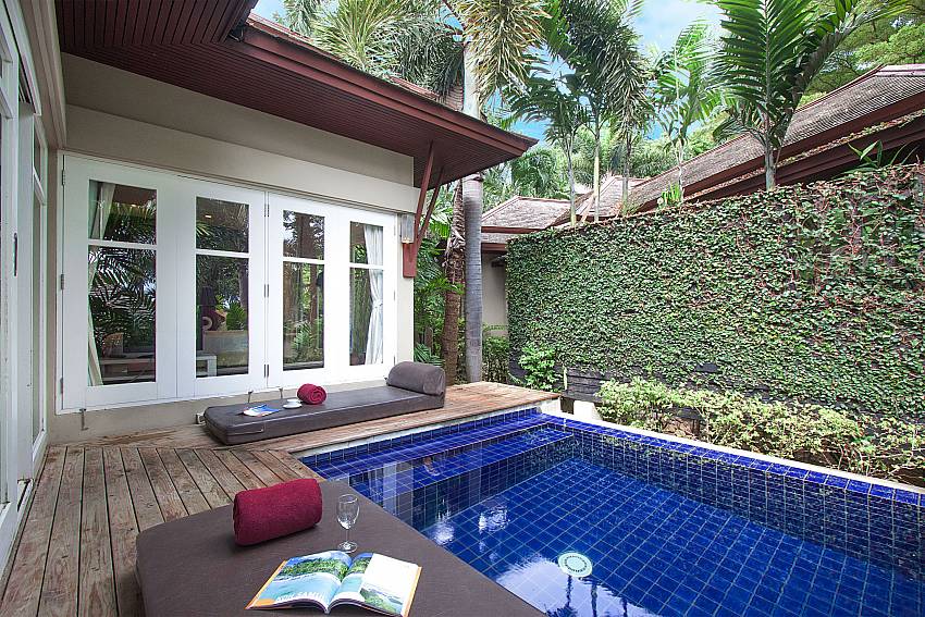 Pool deck with sunbeds at Villa Hutton 102 Bophut Koh Samui