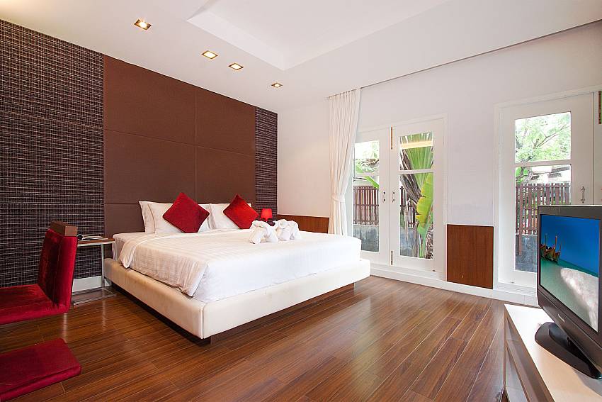 King size bed in 1 bed Villa Hutton 103 Bo Phut Koh Samui
