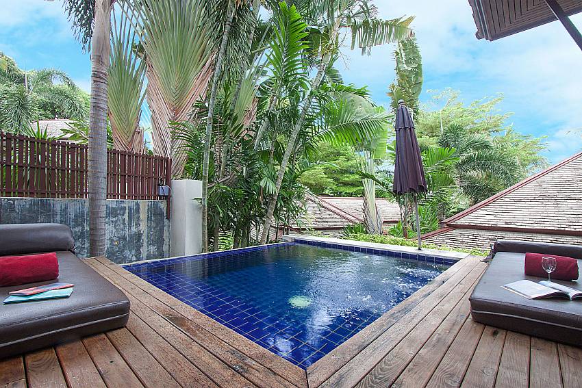 Private pool with 2 sun beds at Villa Hutton 103 Samui Bo Phut
