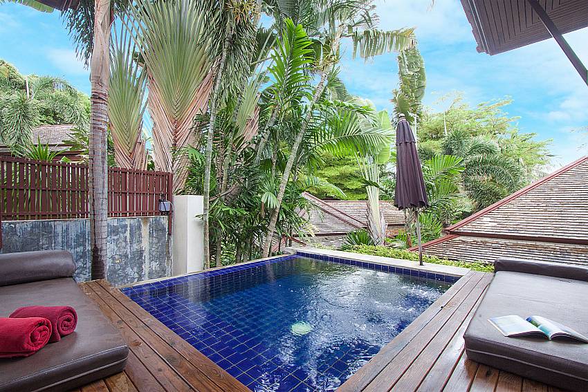 Pool deck with sunbeds at Villa Hutton 103 Koh Samui Bo Phut