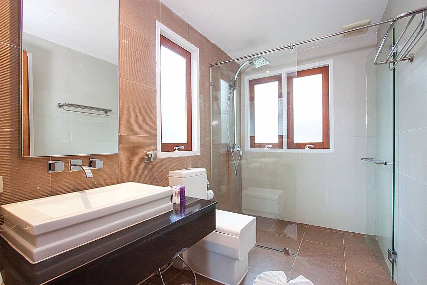 Bathroom with shower Villa Hutton 210 in Koh Samui