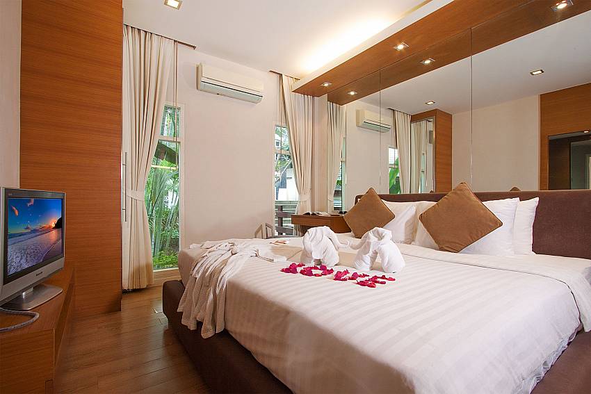 Bedroom with TV Villa Hutton 210 in Koh Samui