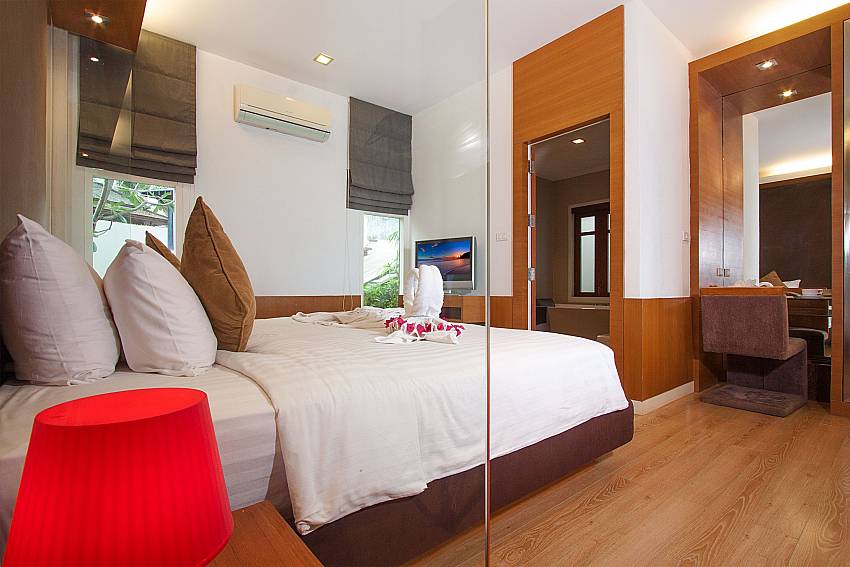 Bedroom with TV Villa Hutton 210 in Koh Samui