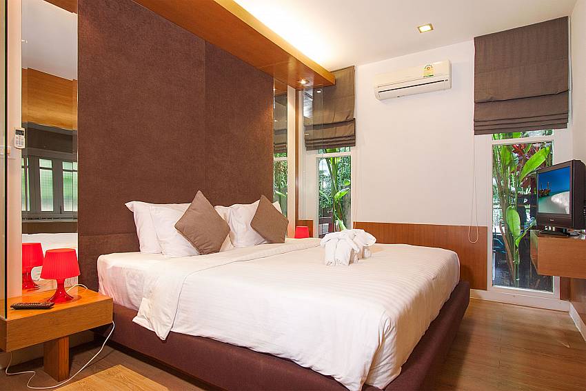 Bedroom with TV Villa Hutton 212 in Koh Samui