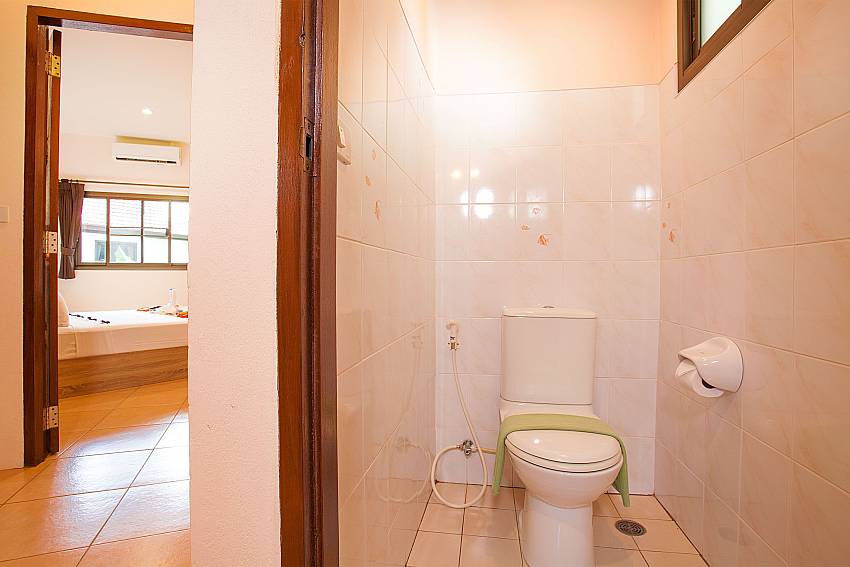 1. attached bathroom Wan Hyud Apartment No.12 Chaweng Samui