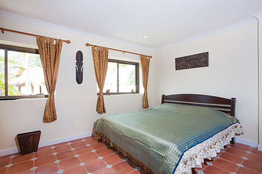 Kind size bed in 4. bedroom at Nai Mueang Klang Villa Pattaya