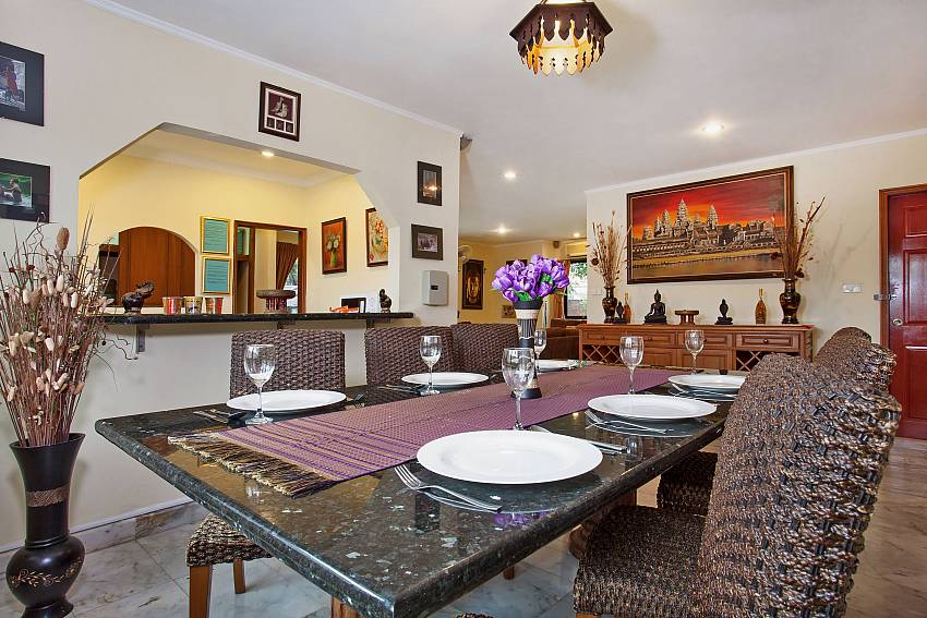 Dining Area_nai-mueang-yai_4-bed-villa_private-pool_central-pattaya_thailand
