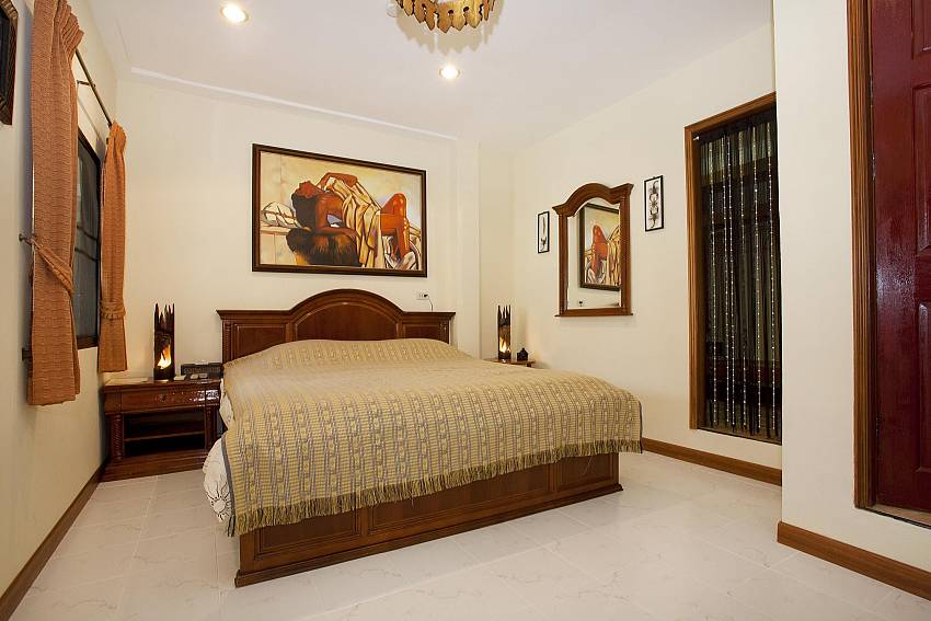 Bedroom 2_nai-mueang-yai_4-bed-villa_private-pool_central-pattaya_thailand