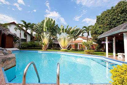 Nai Mueang Yai 4 Bed Tropical Pool Villa In Central Pattaya - 