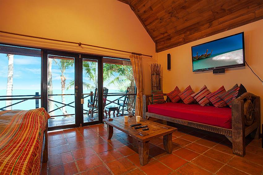 Living area with TV Natures Oasis Resort No.2 in Southern Koh Chang